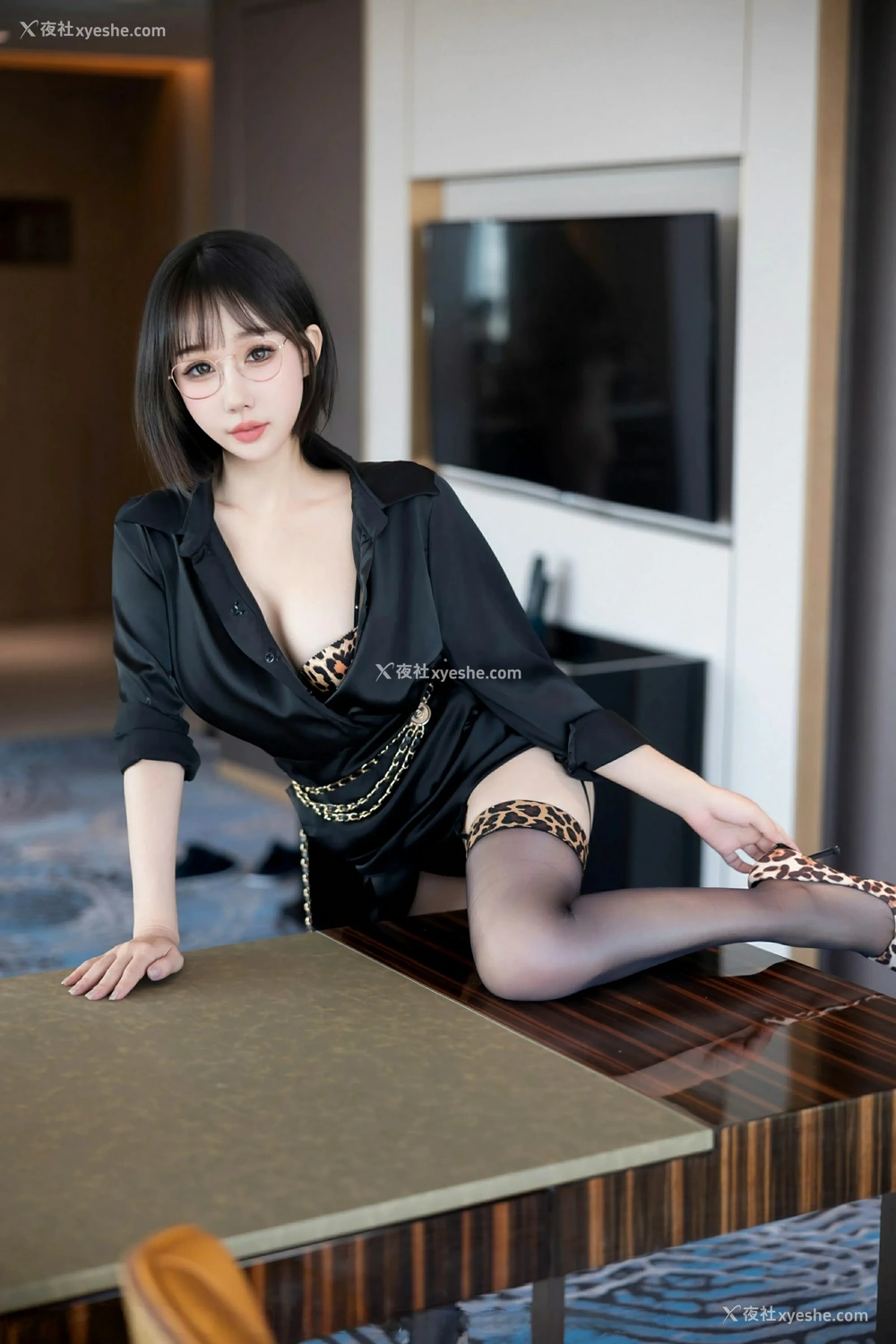 1P - [XiuRen秀人网] No.9701 波巧酱