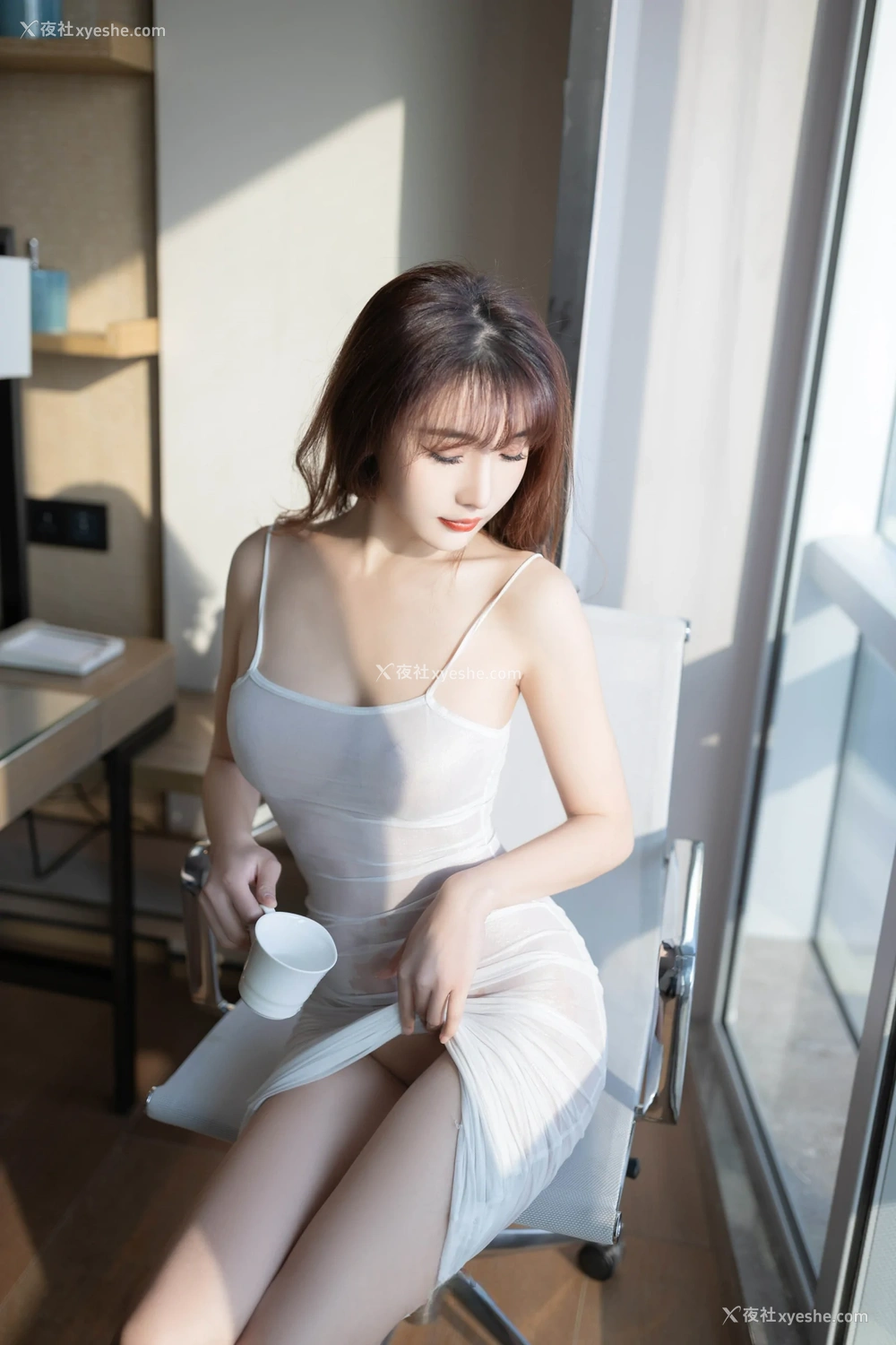 1P - xiuren秀人网福利陆萱萱大尺度私拍写真透明网纱