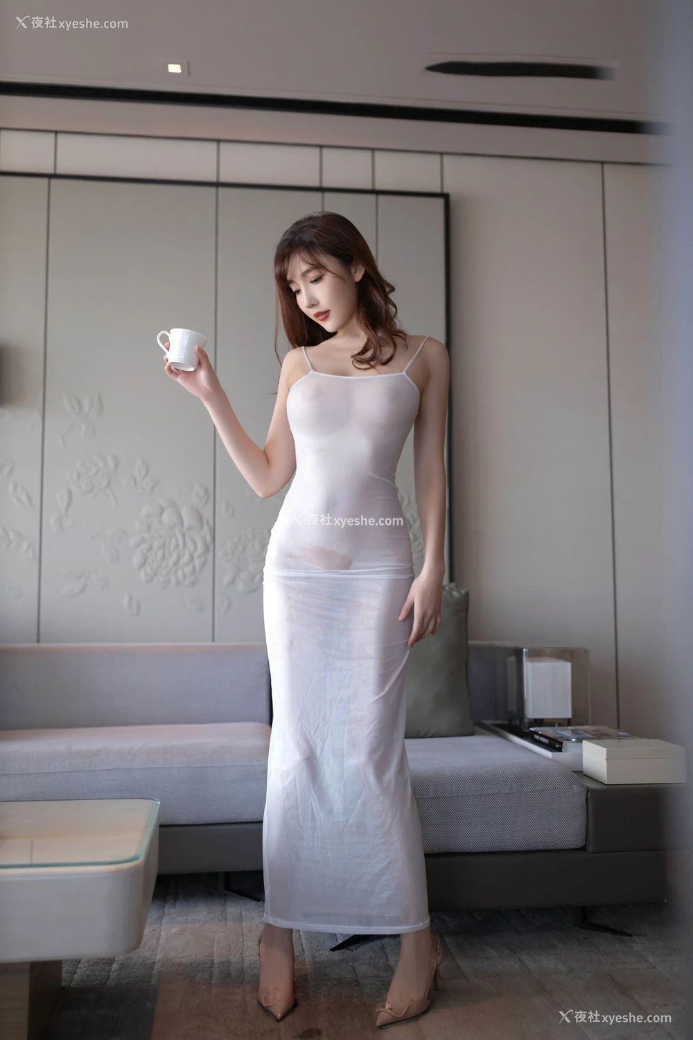 1P - xiuren秀人网福利陆萱萱大尺度私拍写真透明网纱