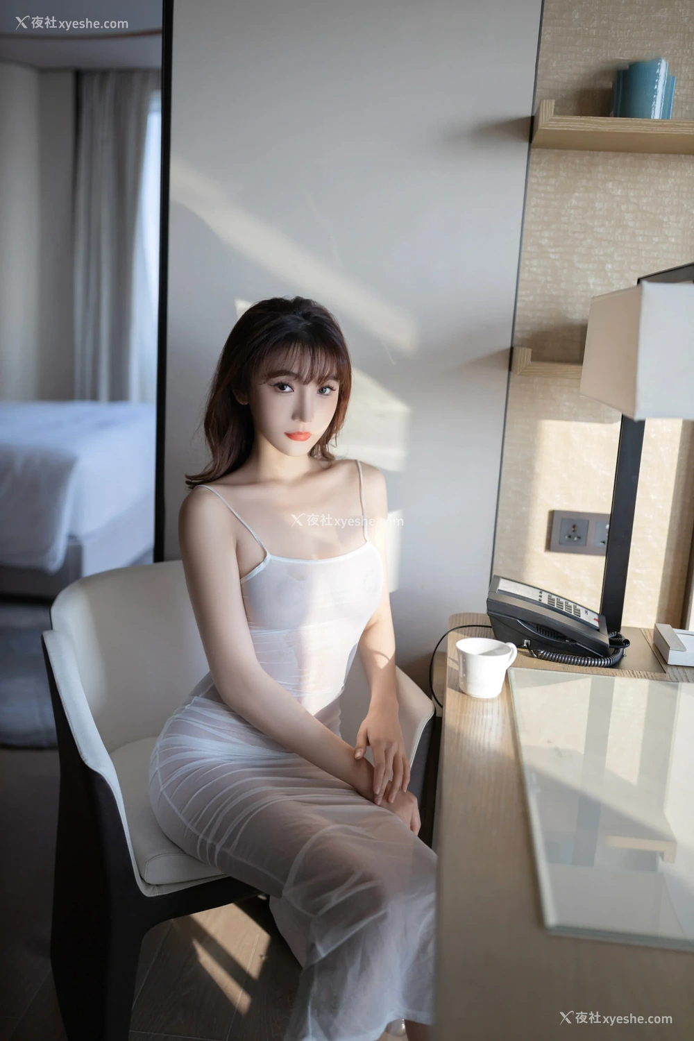 1P - xiuren秀人网福利陆萱萱大尺度私拍写真透明网纱