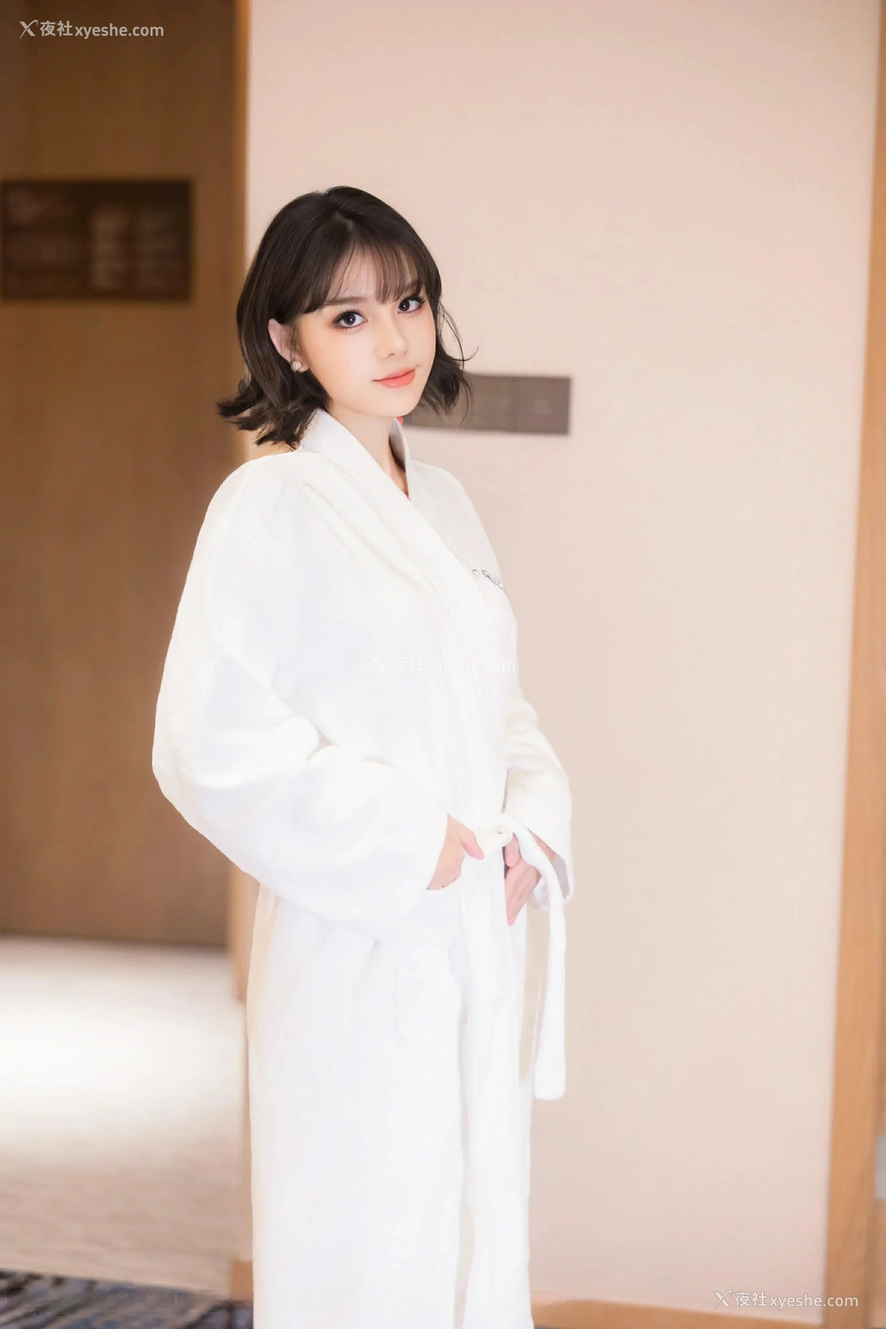 1P - [XiuRen秀人网] No.9713 黎苏苏