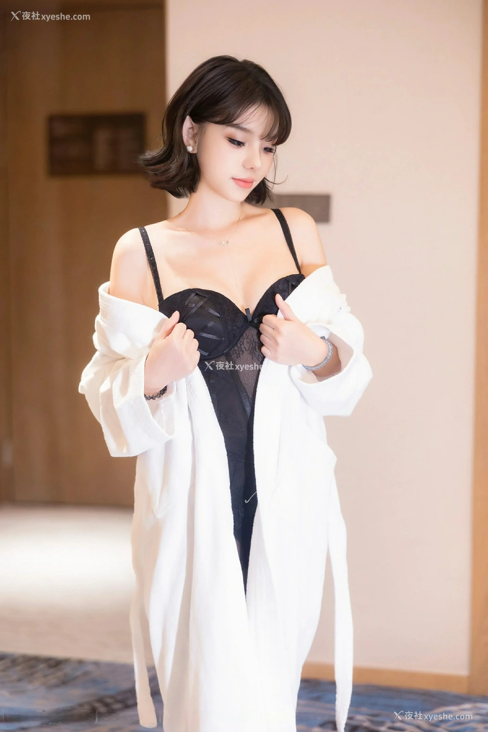 1P - [XiuRen秀人网] No.9713 黎苏苏