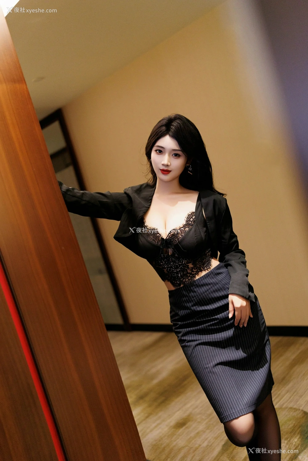 1P - [XiuRen秀人网] No.9728 南乔
