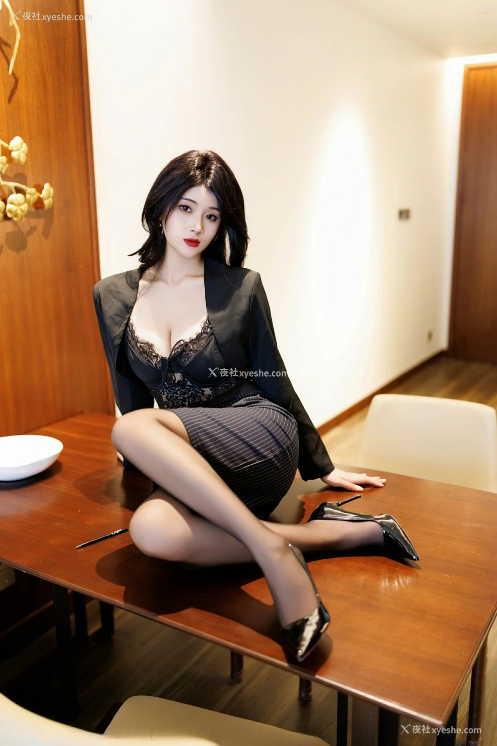 1P - [XiuRen秀人网] No.9728 南乔