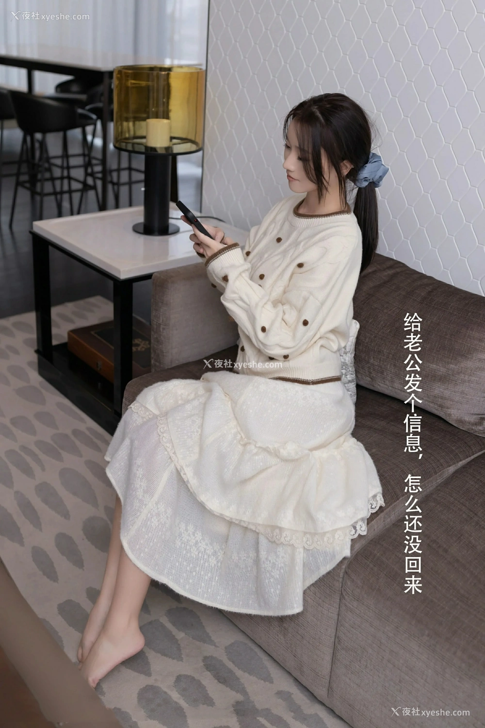 1P - [XiuRen秀人网] No.9729 杏子Yada
