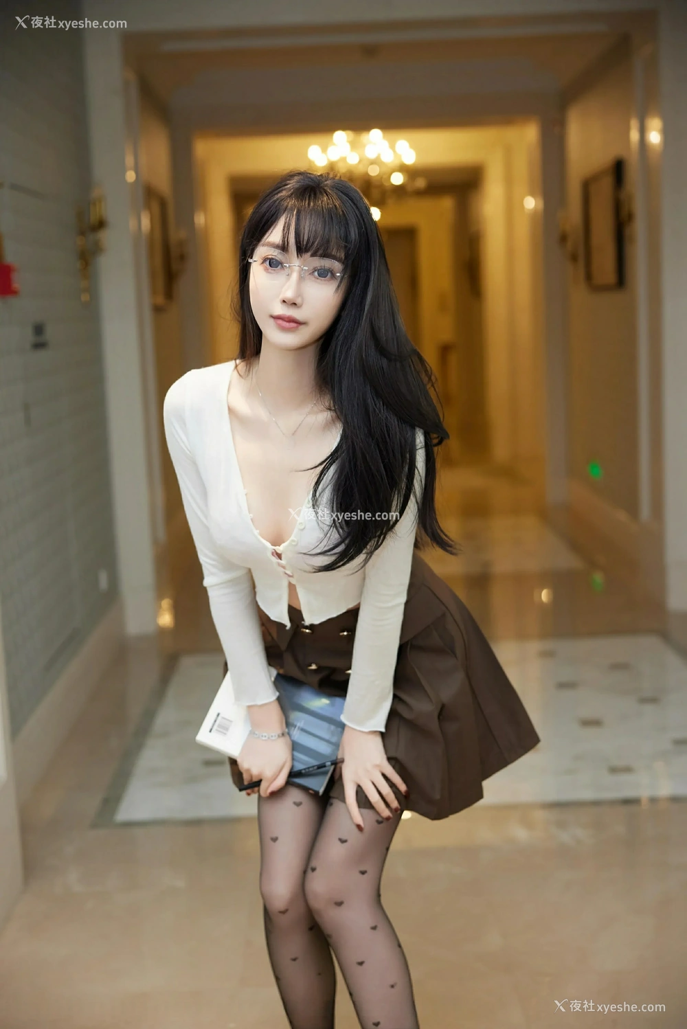 1P - [XiuRen秀人网] No.9737 玥儿玥er
