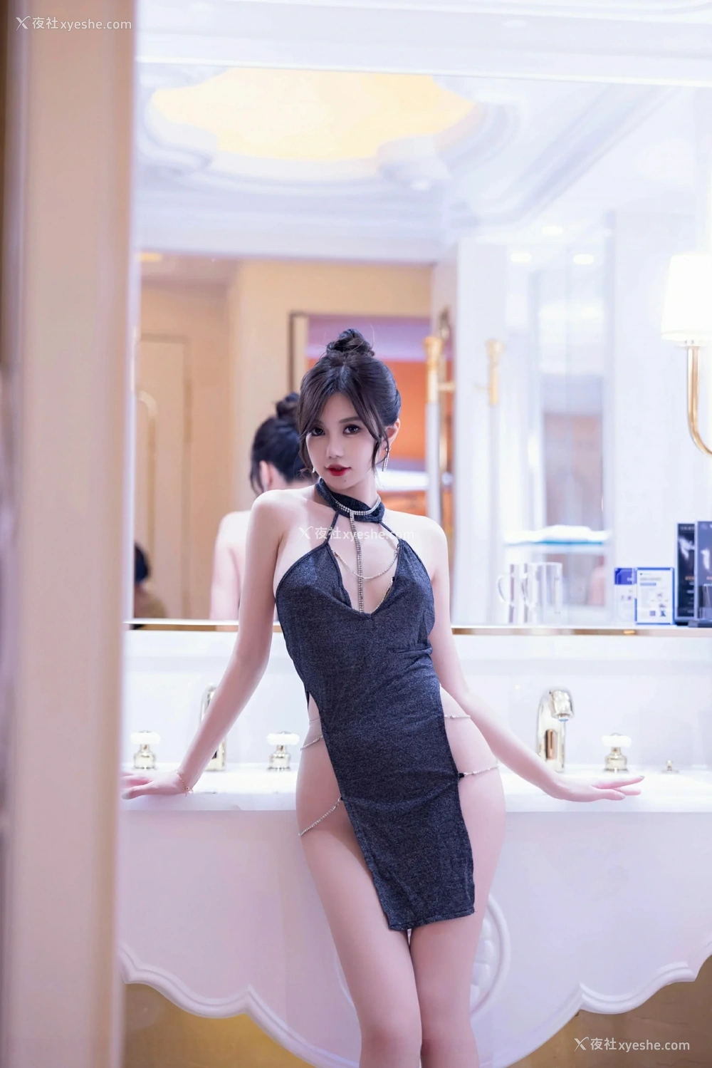 1P - [XiuRen秀人网] No.9739 绮里嘉ula
