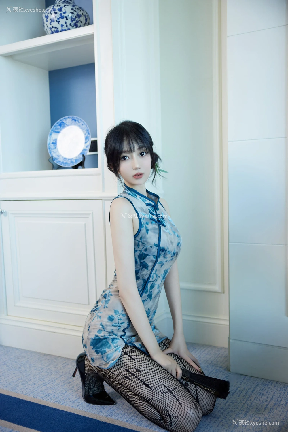 1P - xiuren秀人网福利玥儿玥er大尺度私拍写真旗袍黑丝