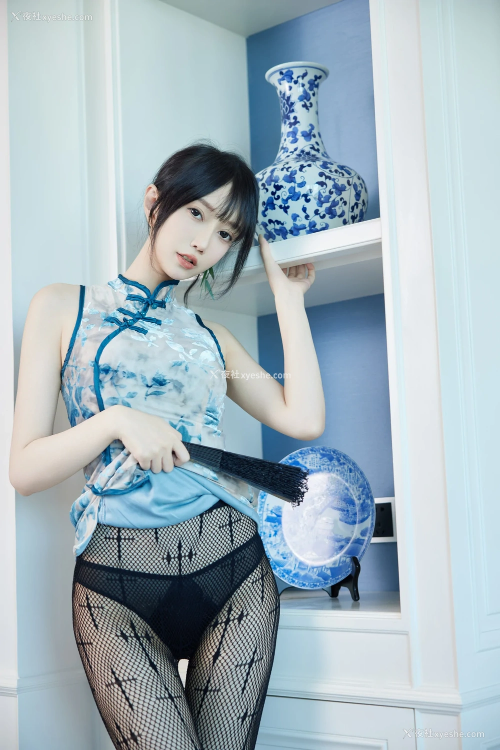 1P - xiuren秀人网福利玥儿玥er大尺度私拍写真旗袍黑丝
