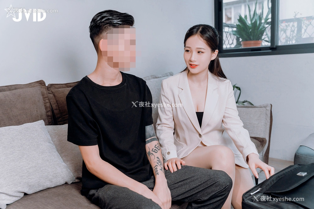 1P - 婕咪《飞机杯到府推销员》