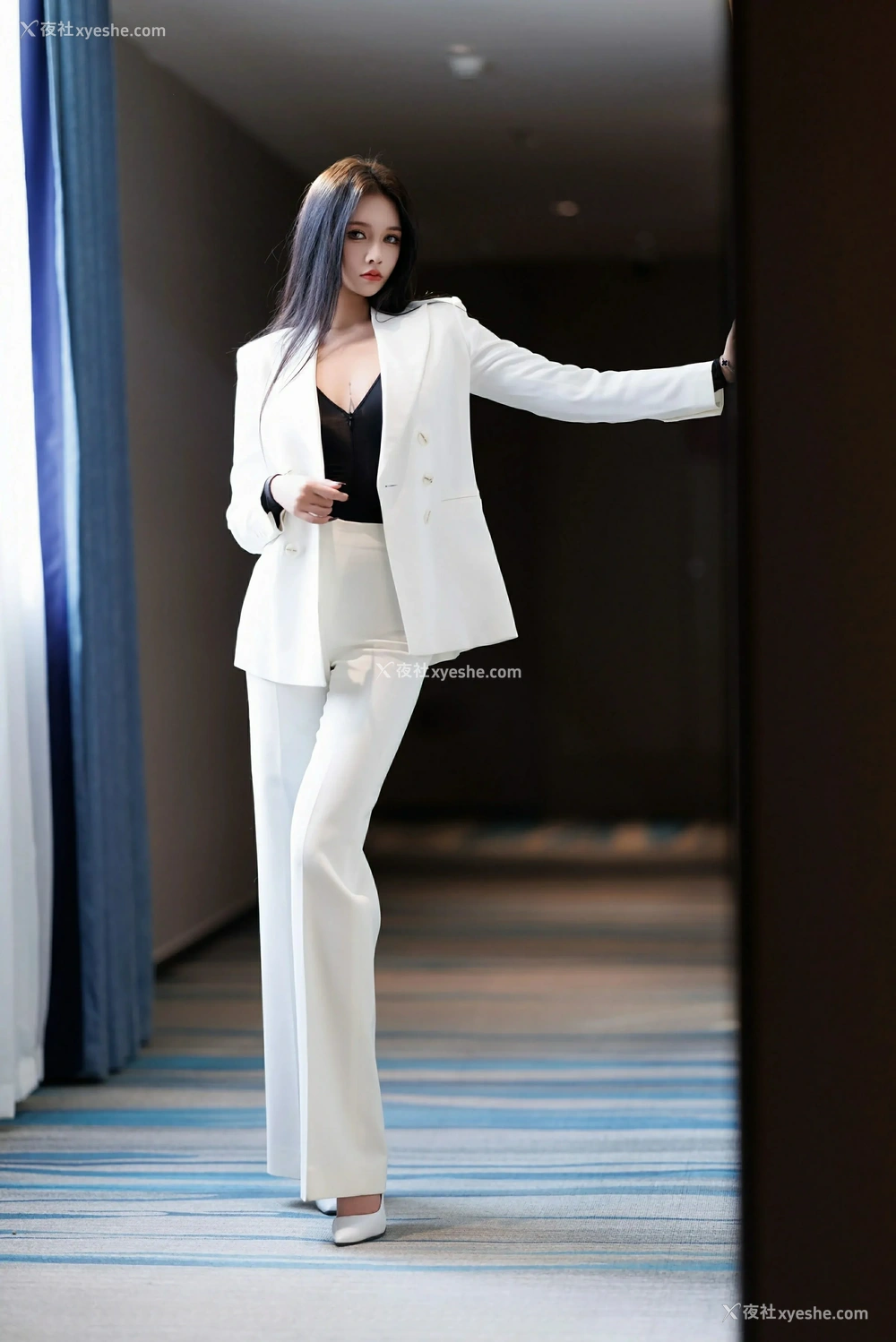 1P - [XiuRen秀人网] No.9755 娜比