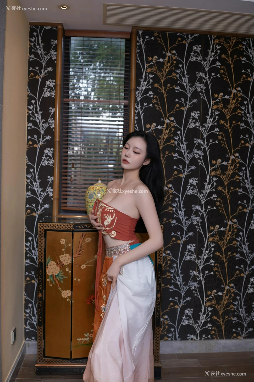 1P - [XiuRen秀人网] No.9757 安然anran