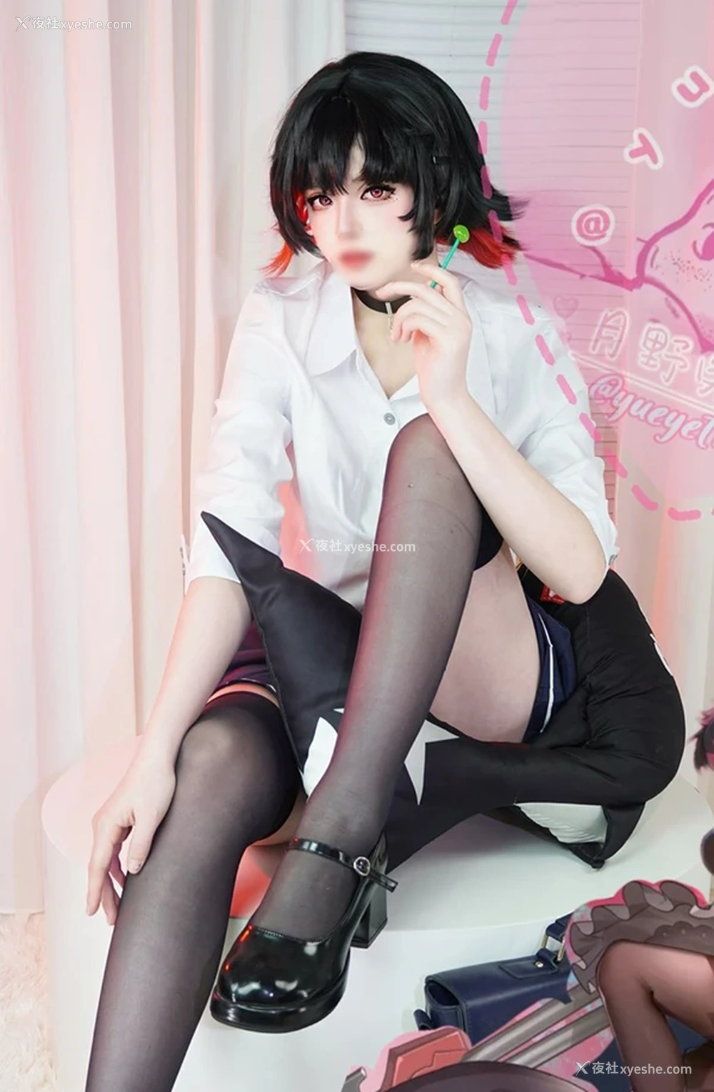 1P - 丝足福利姬@月野兔崽子 道具私拍视图合集