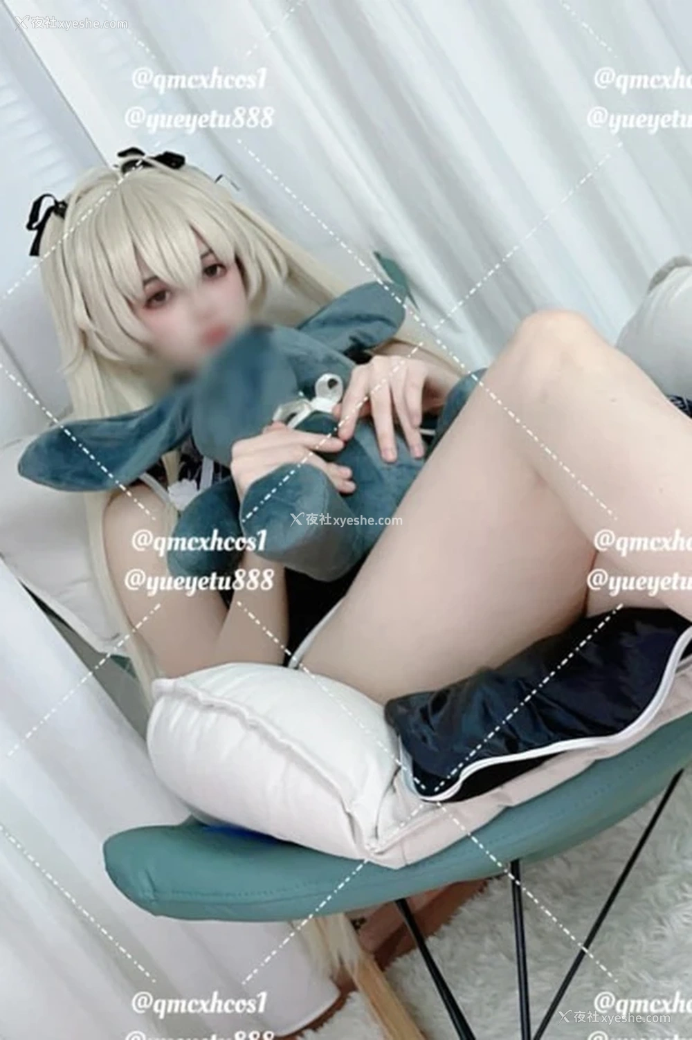 1P - 丝足福利姬@月野兔崽子 道具私拍视图合集