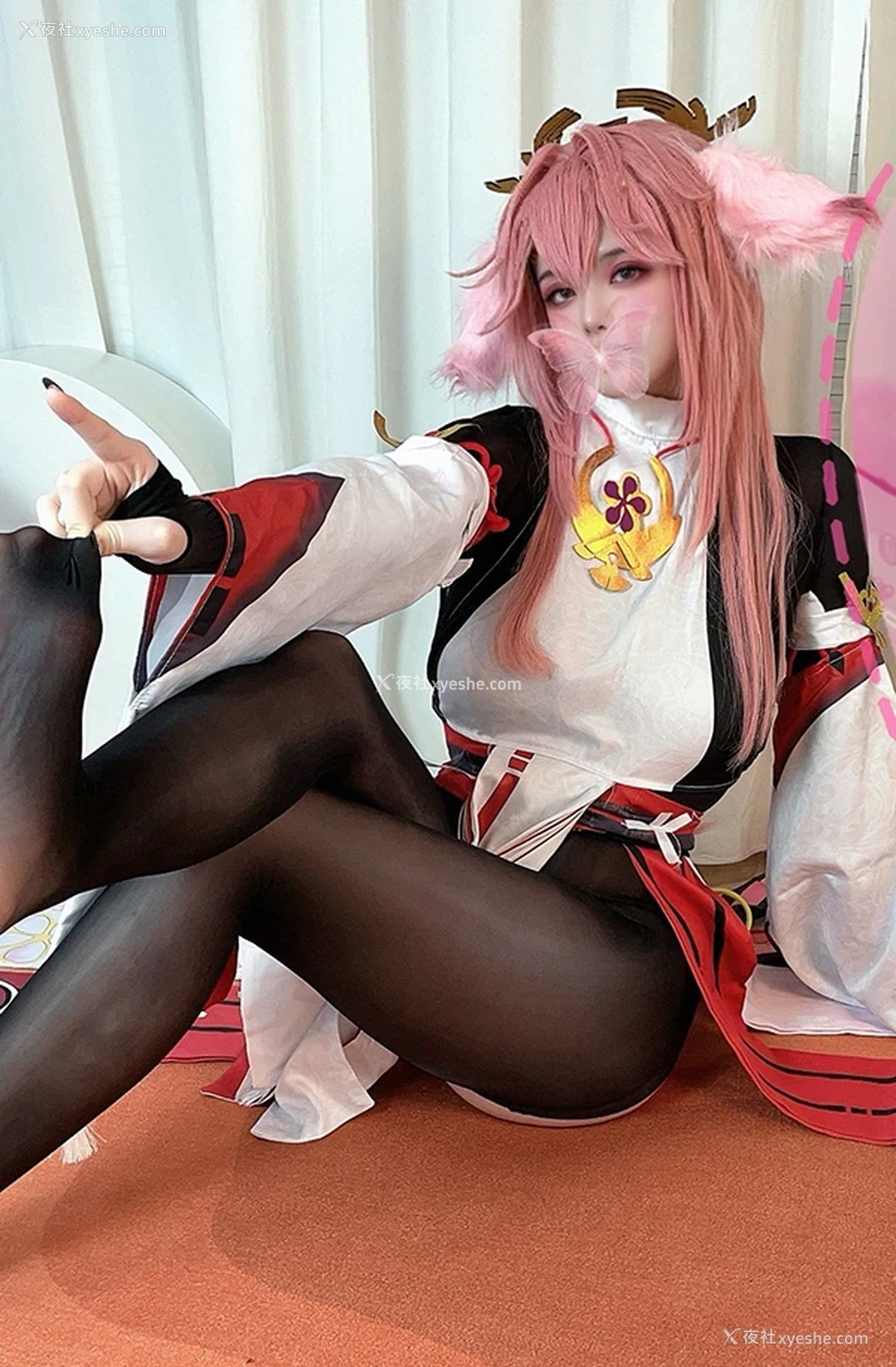 1P - 丝足福利姬@月野兔崽子 道具私拍视图合集