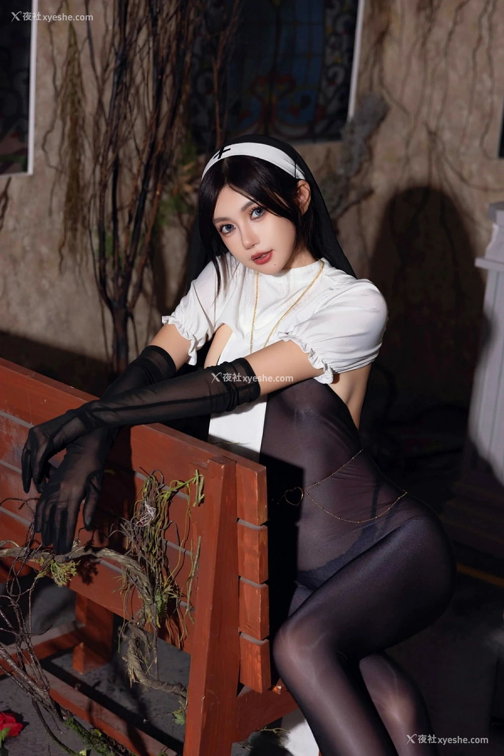 1P - [XiuRen秀人网] No.9774 绮里嘉ula