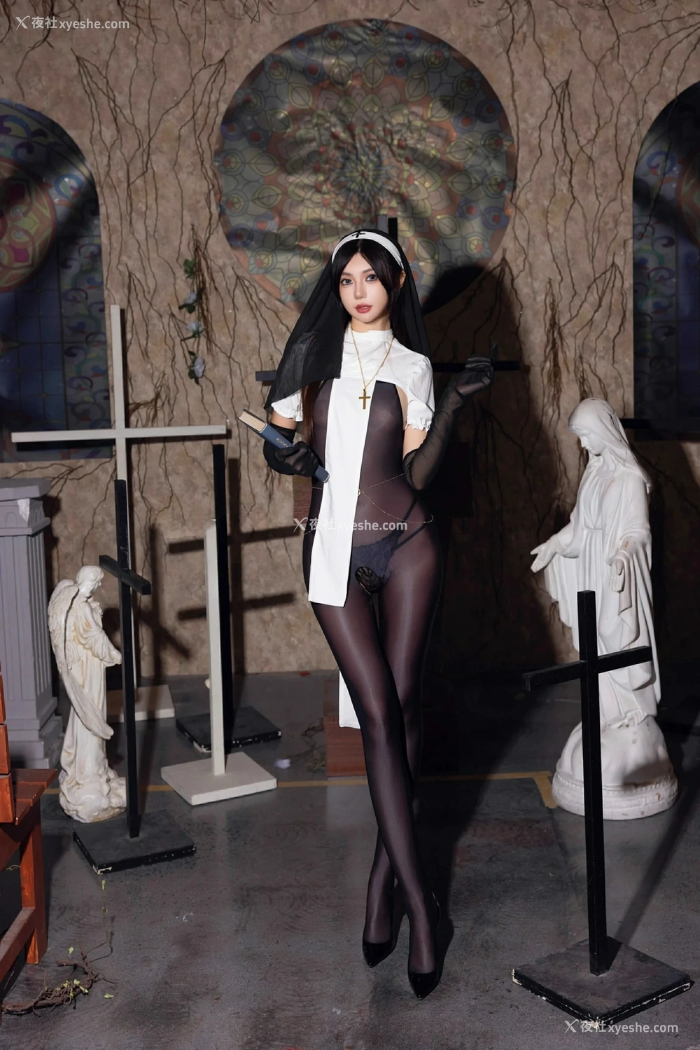 1P - [XiuRen秀人网] No.9774 绮里嘉ula