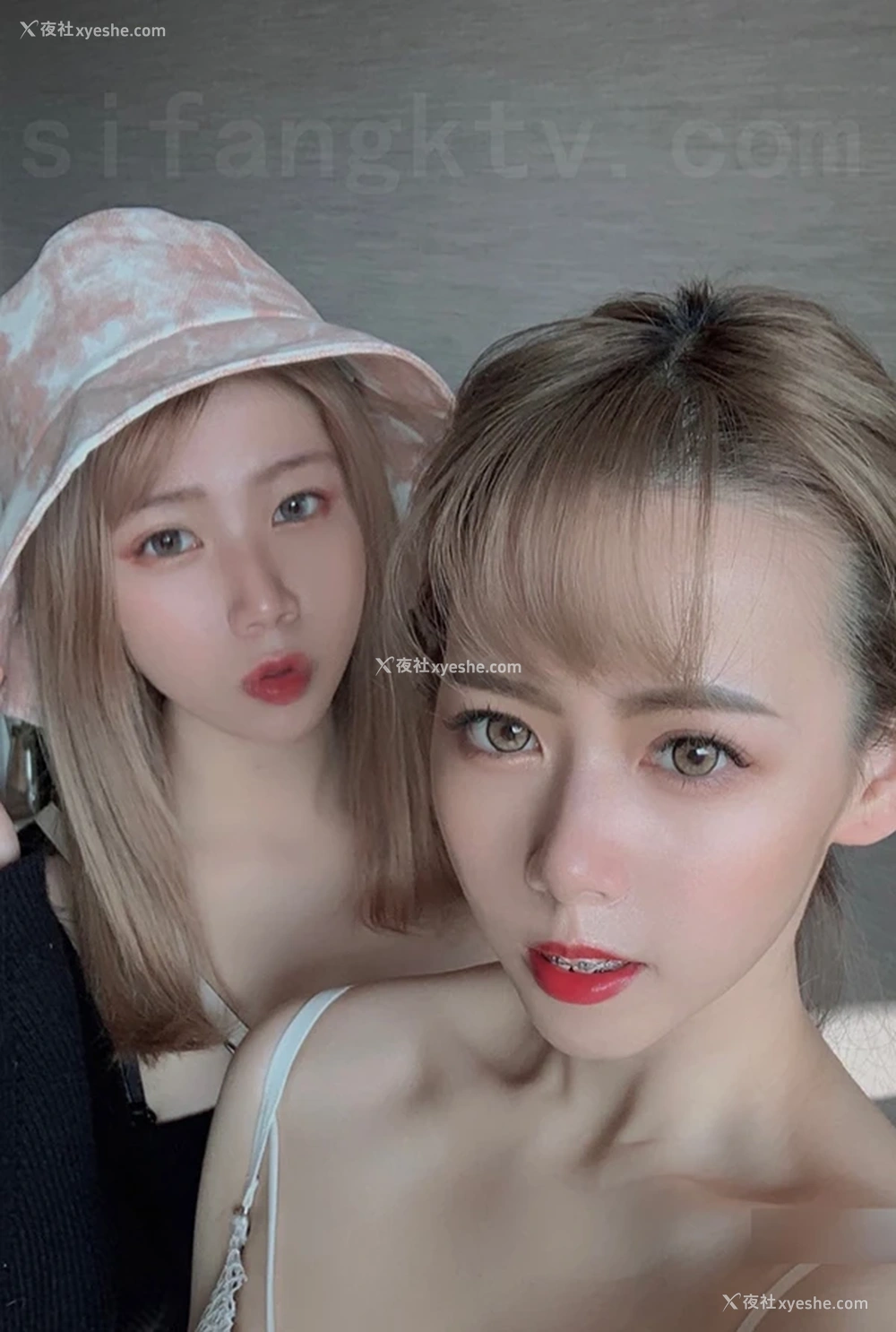1P - 露出系福利姬@艾玛Emma订阅尺度视图合集2