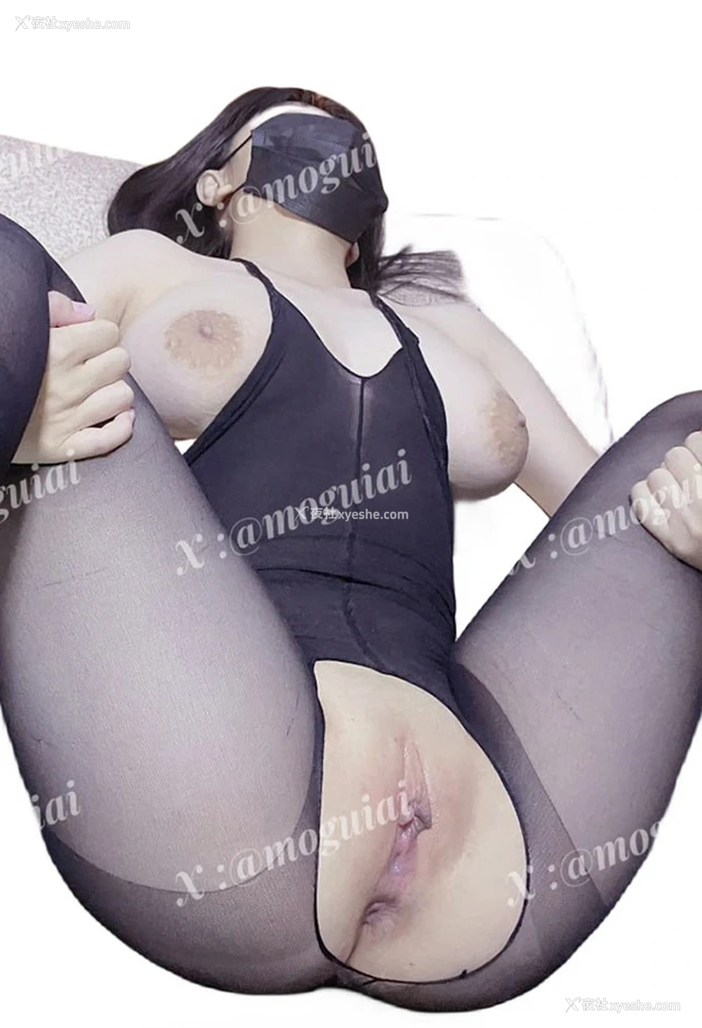 1P - 元气巨乳福利姬@魔鬼爱 尺度私拍视图合集