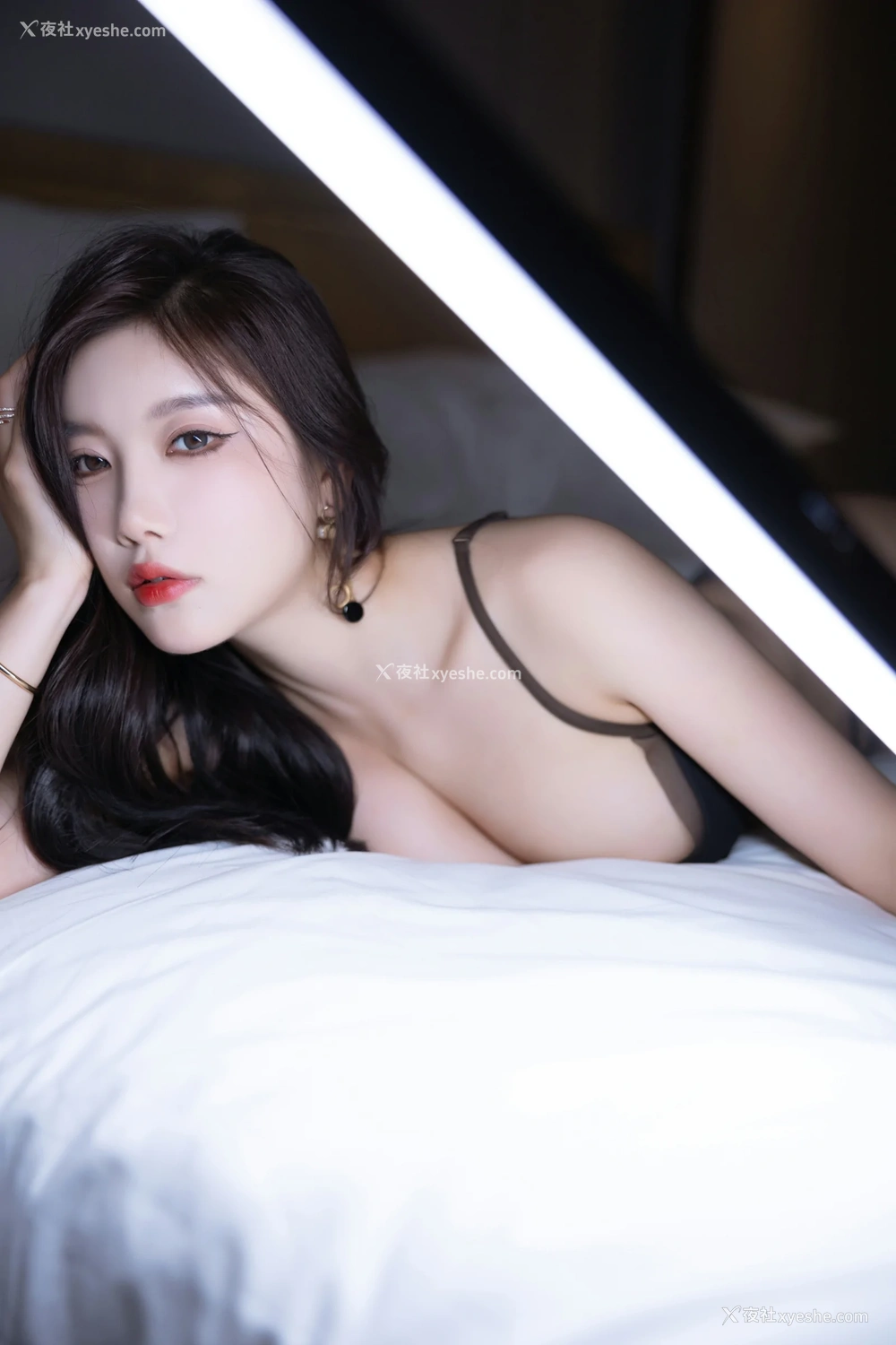 1P - xiuren秀人网福利杨晨晨Yome大尺度私拍写真豹纹内衣