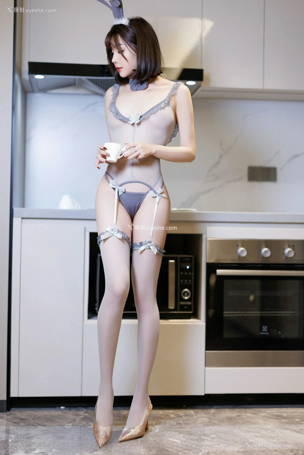 1P - [XiuRen秀人网] No.9805 徐莉芝Booty