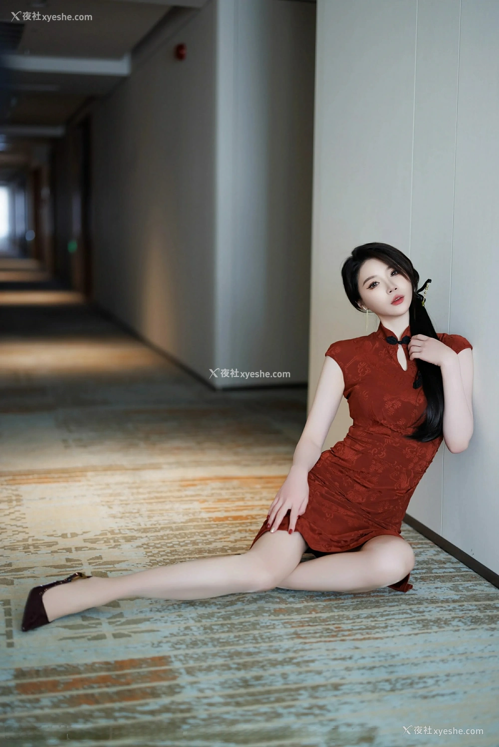 1P - [XiuRen秀人网] No.9812 梦心玥