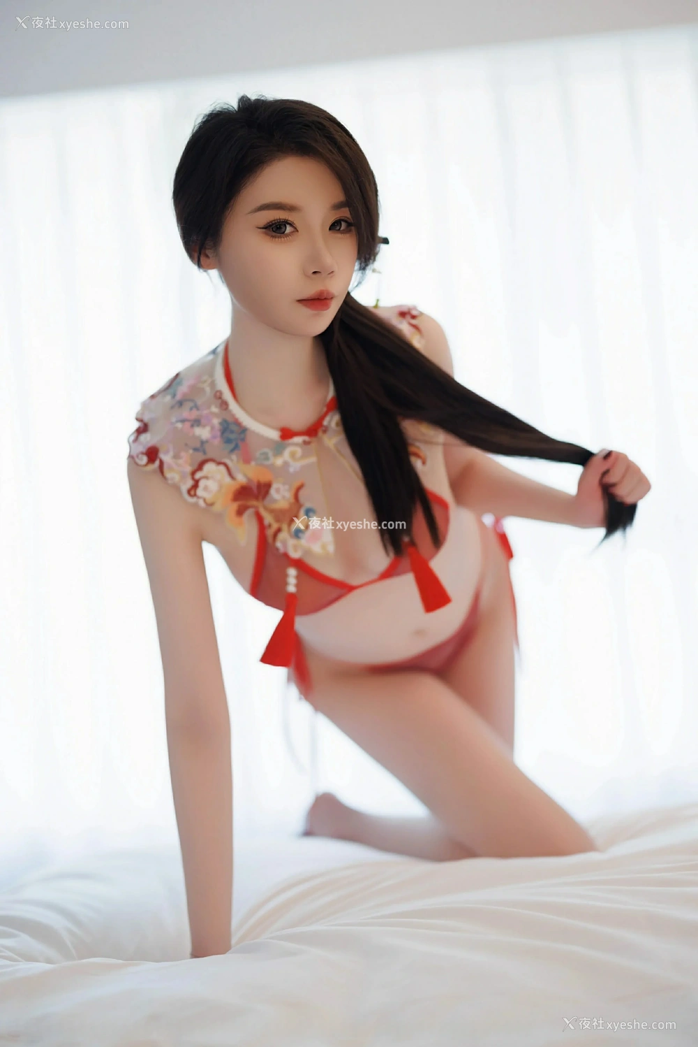1P - [XiuRen秀人网] No.9812 梦心玥