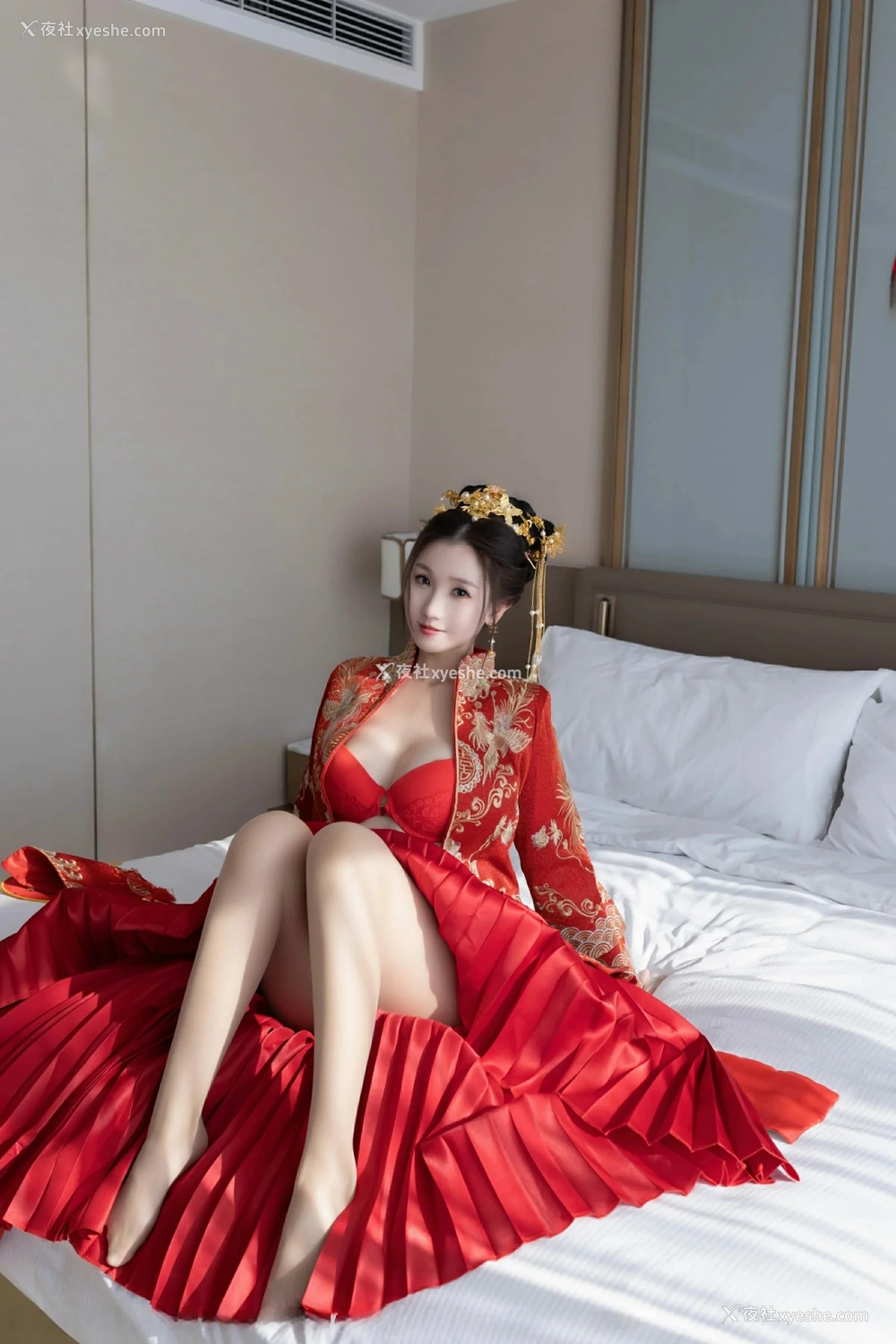 1P - [XiuRen秀人网] No.9811 杏子Yada