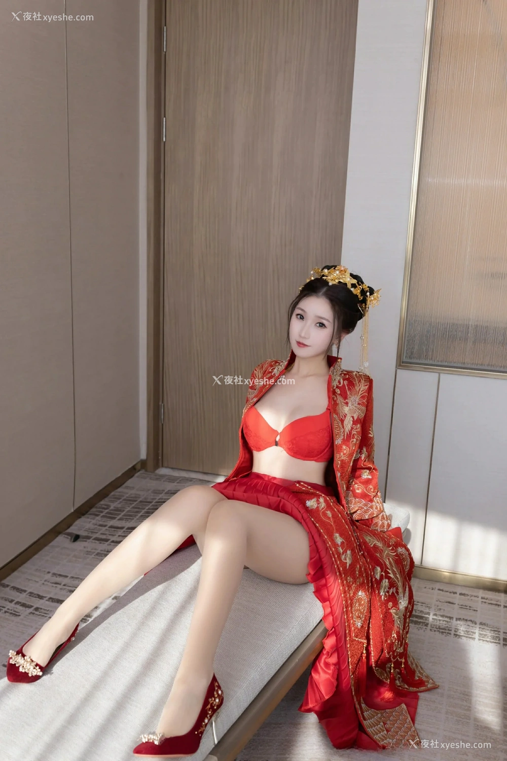 1P - [XiuRen秀人网] No.9811 杏子Yada