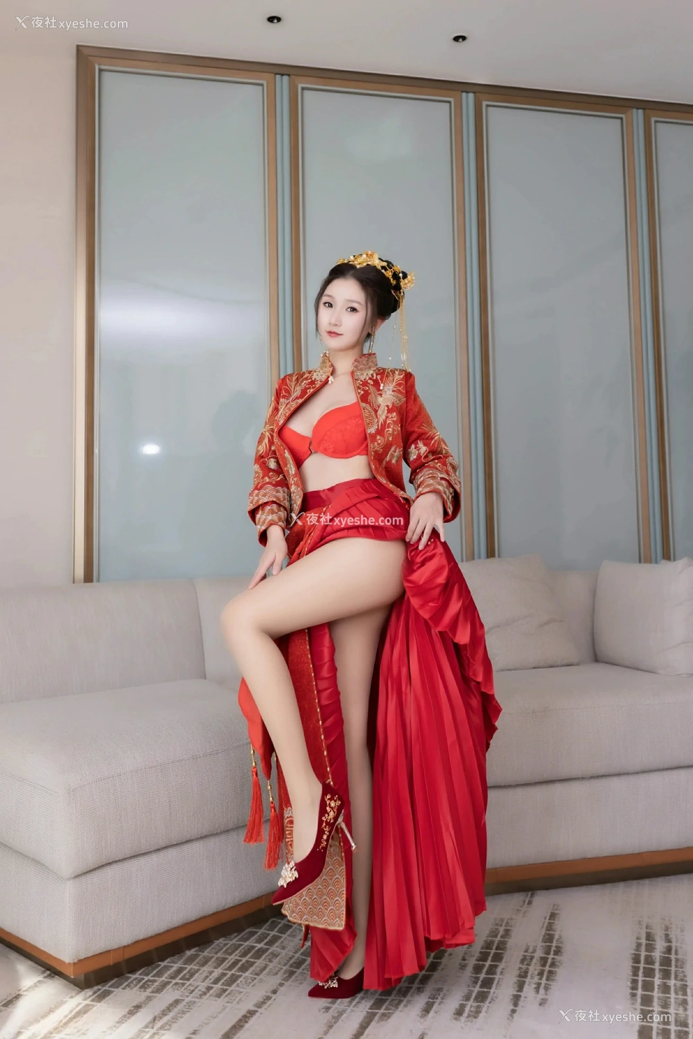 1P - [XiuRen秀人网] No.9811 杏子Yada