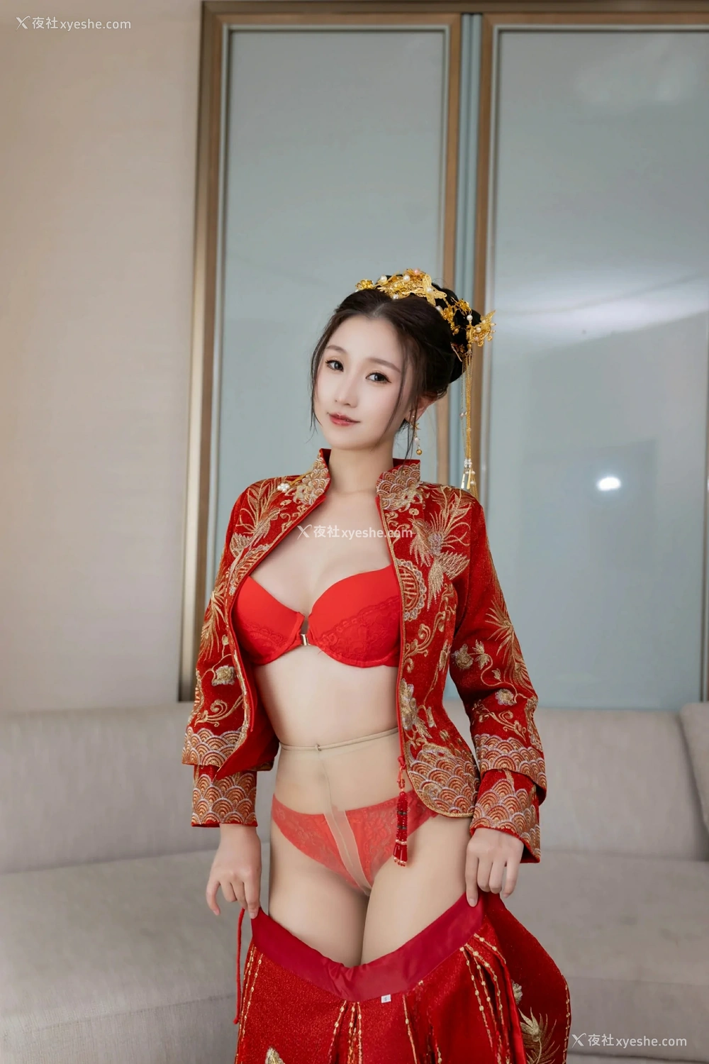 1P - [XiuRen秀人网] No.9811 杏子Yada