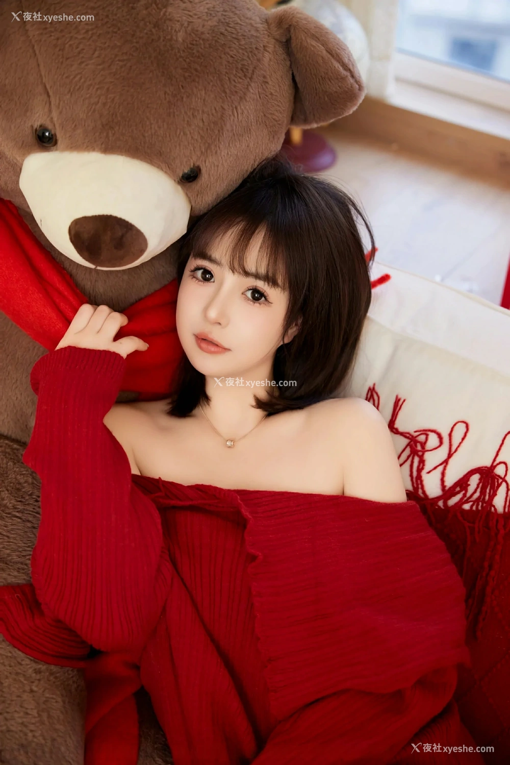 1P - [XiuRen秀人网] No.9818 养乐多Doll