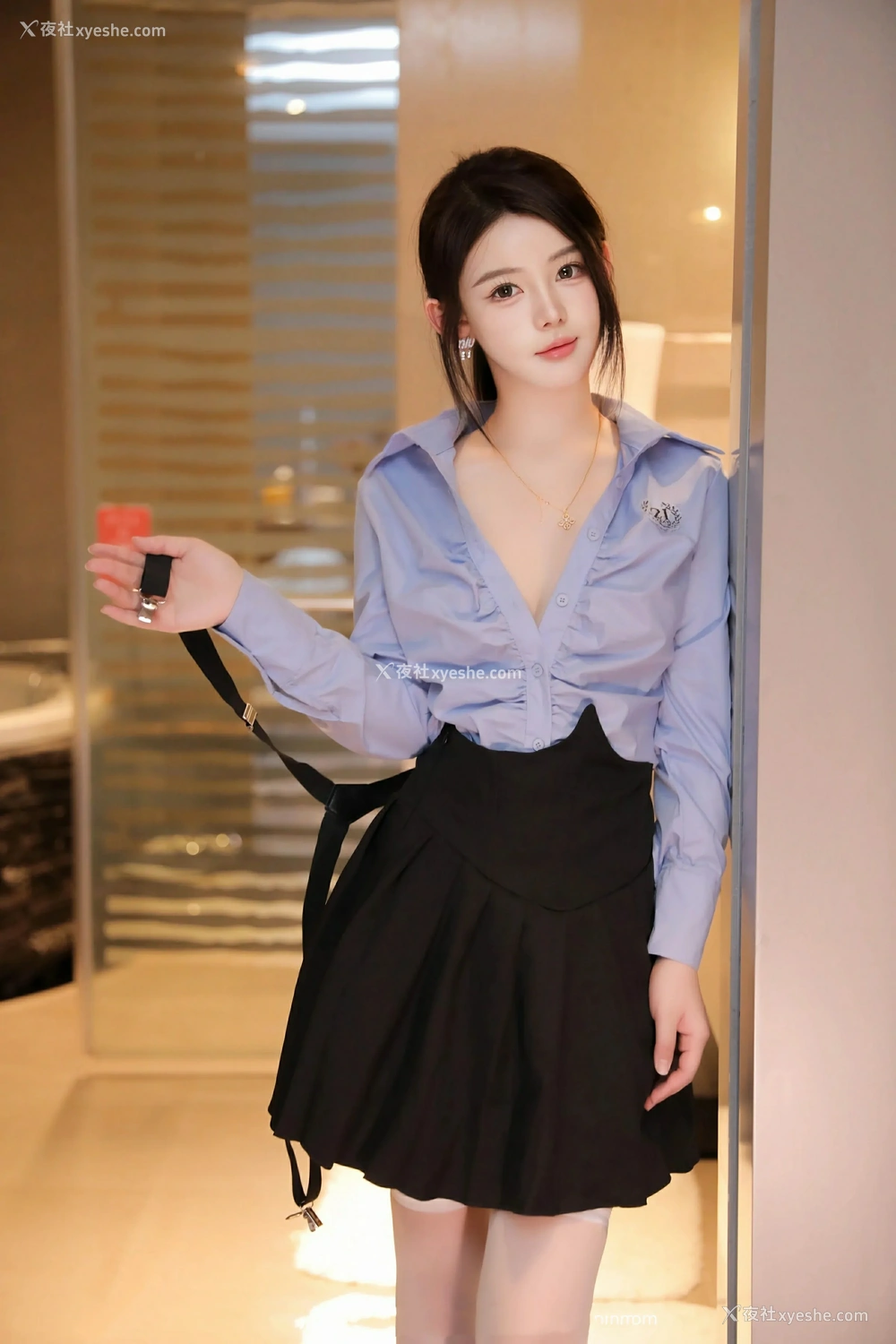 1P - [XiuRen秀人网] No.9819 爱酱里
