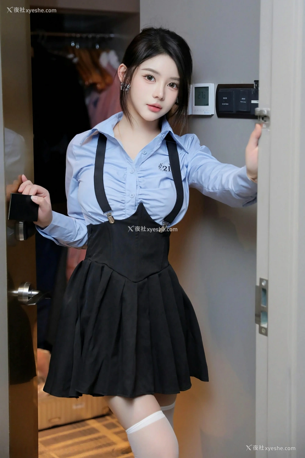 1P - [XiuRen秀人网] No.9819 爱酱里