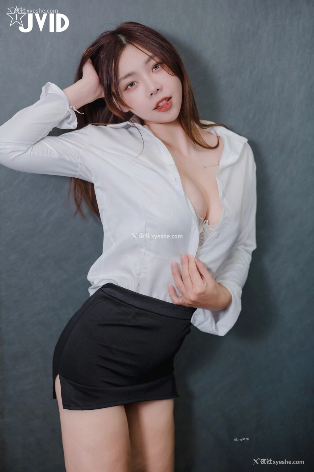 1P - 婕咪&啤儿《秘书姐妹花》