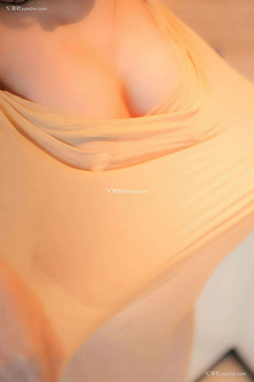 1P - [XiuRen秀人网] No.9825 余安安