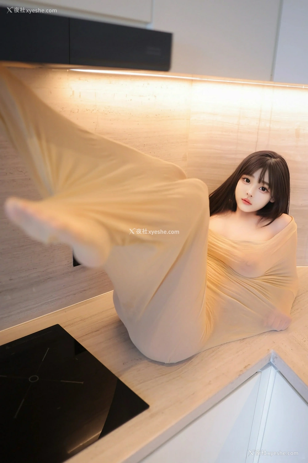 1P - [XiuRen秀人网] No.9825 余安安