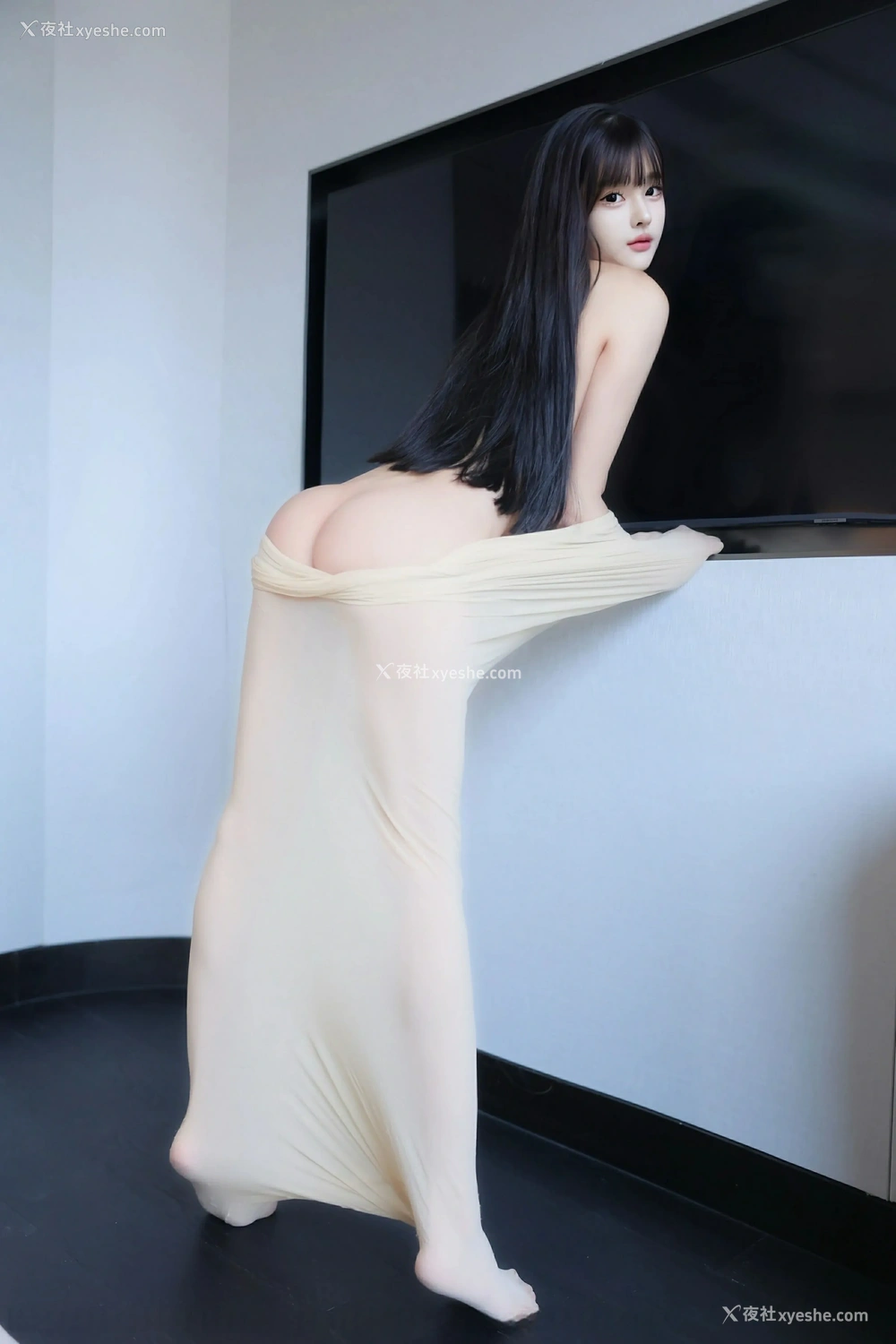 1P - [XiuRen秀人网] No.9825 余安安