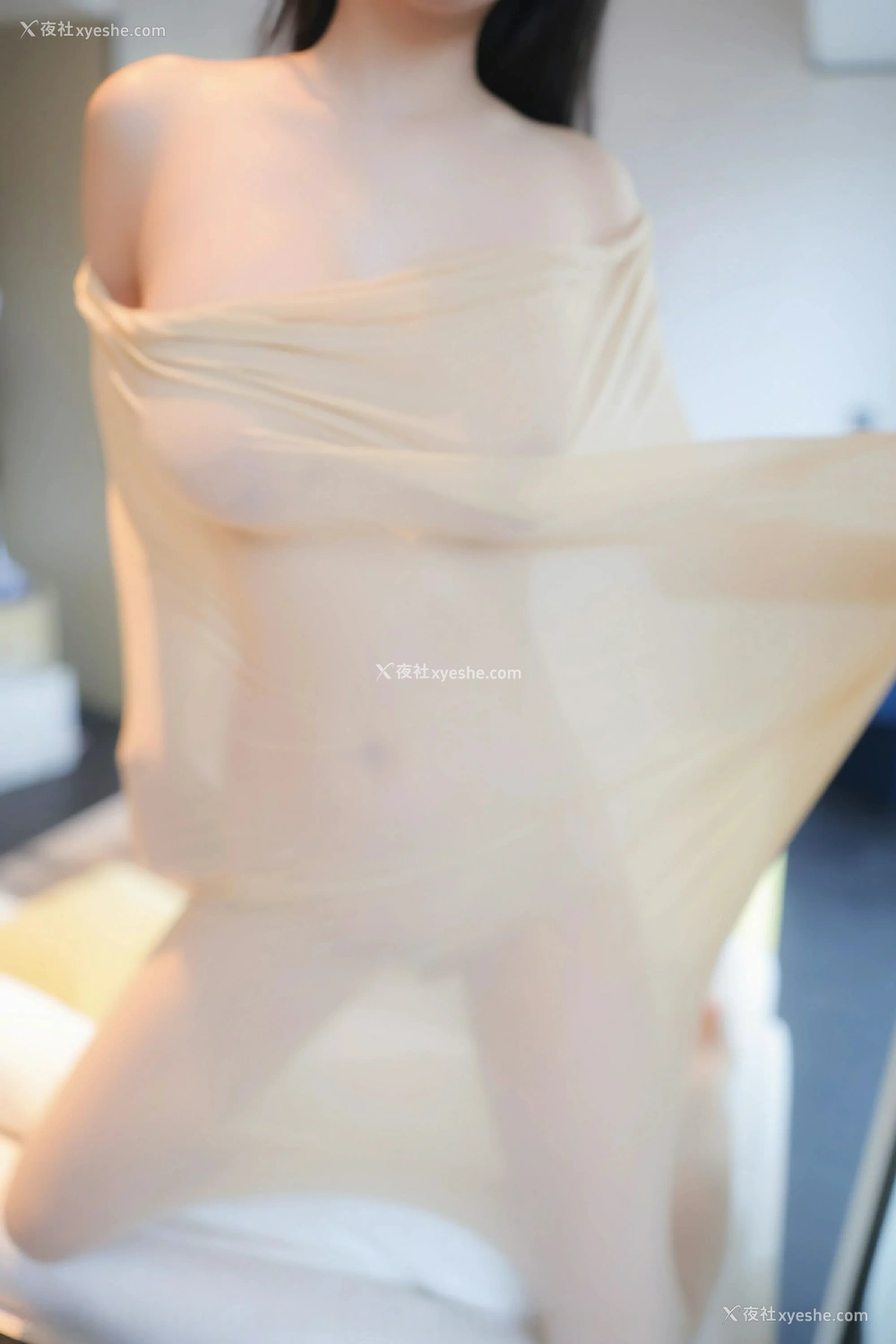 1P - [XiuRen秀人网] No.9825 余安安