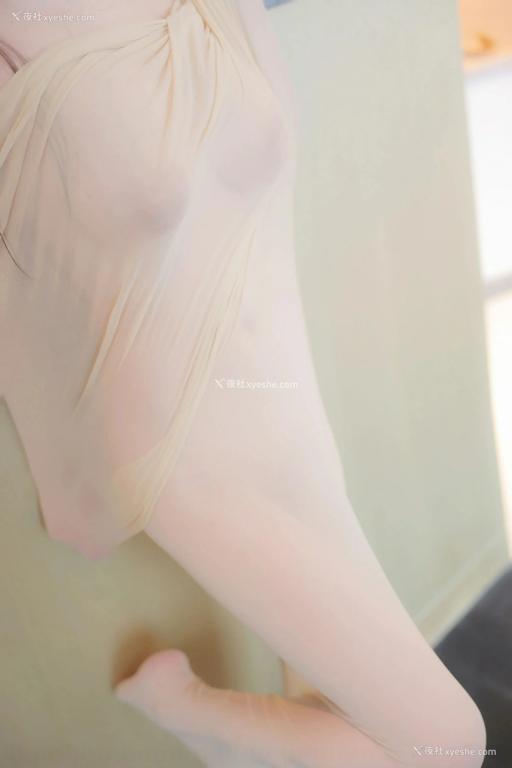 1P - [XiuRen秀人网] No.9825 余安安