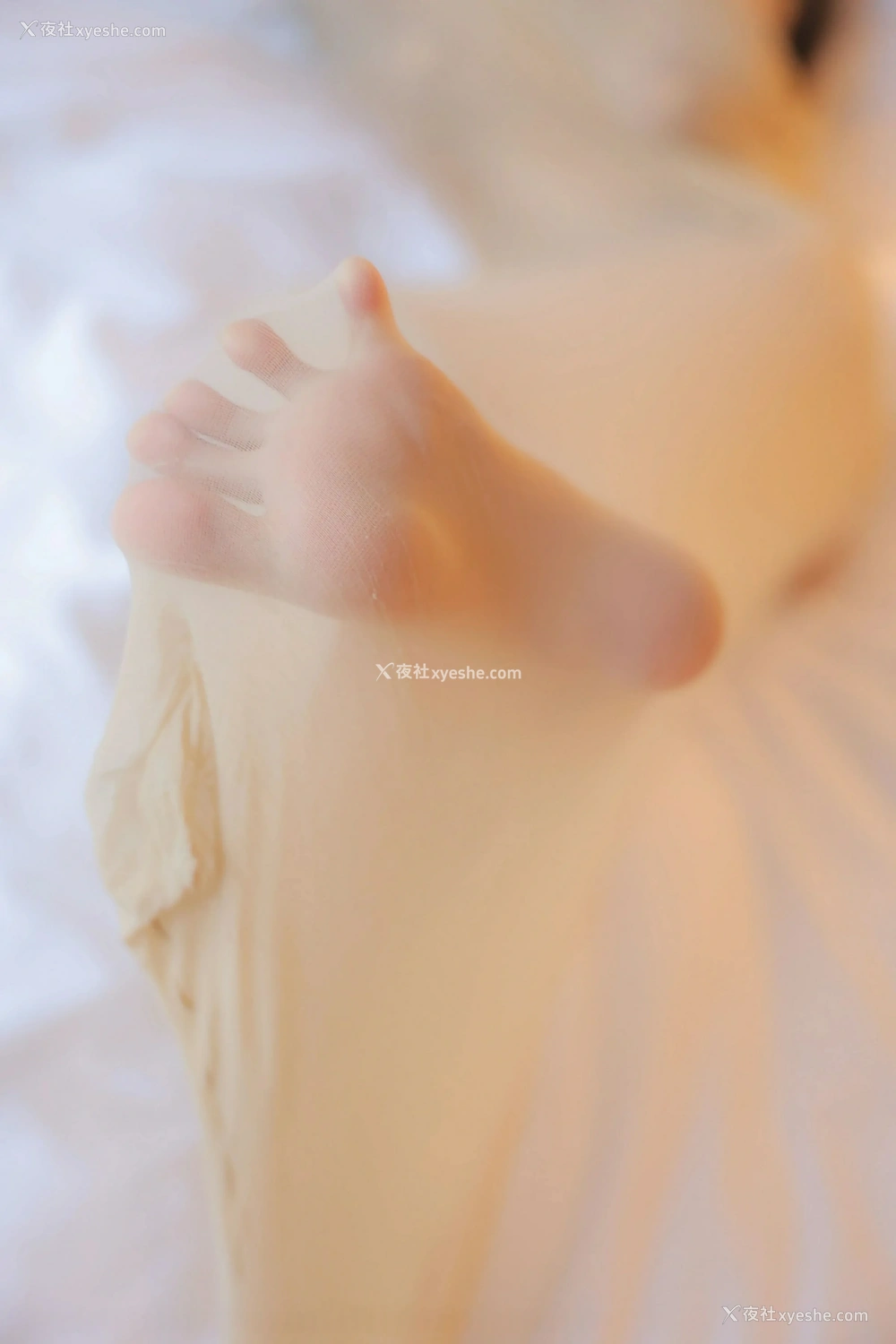 1P - [XiuRen秀人网] No.9825 余安安