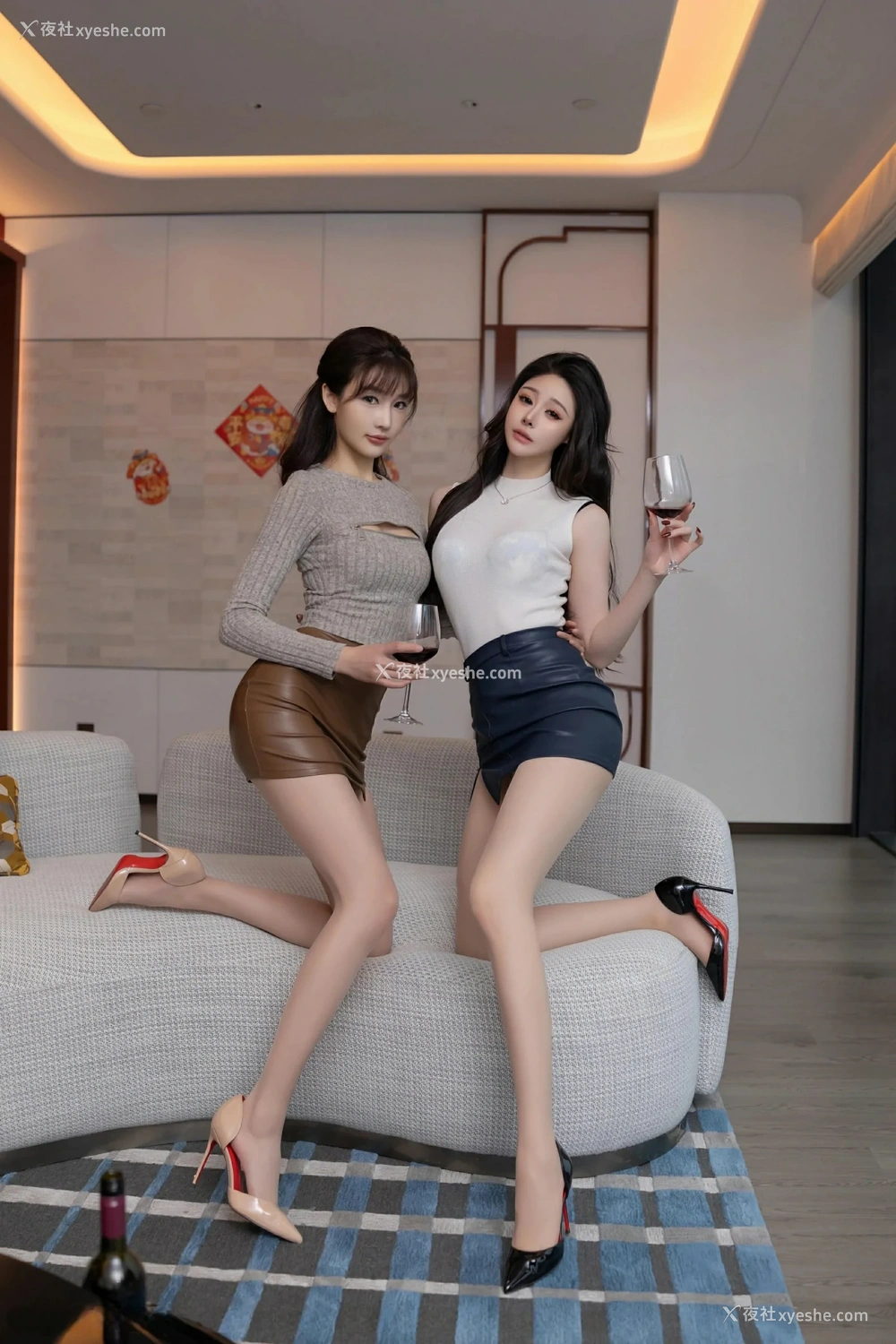 1P - [XiuRen秀人网] No.9832 小逗逗 唐安琪 陆萱萱 模特合集