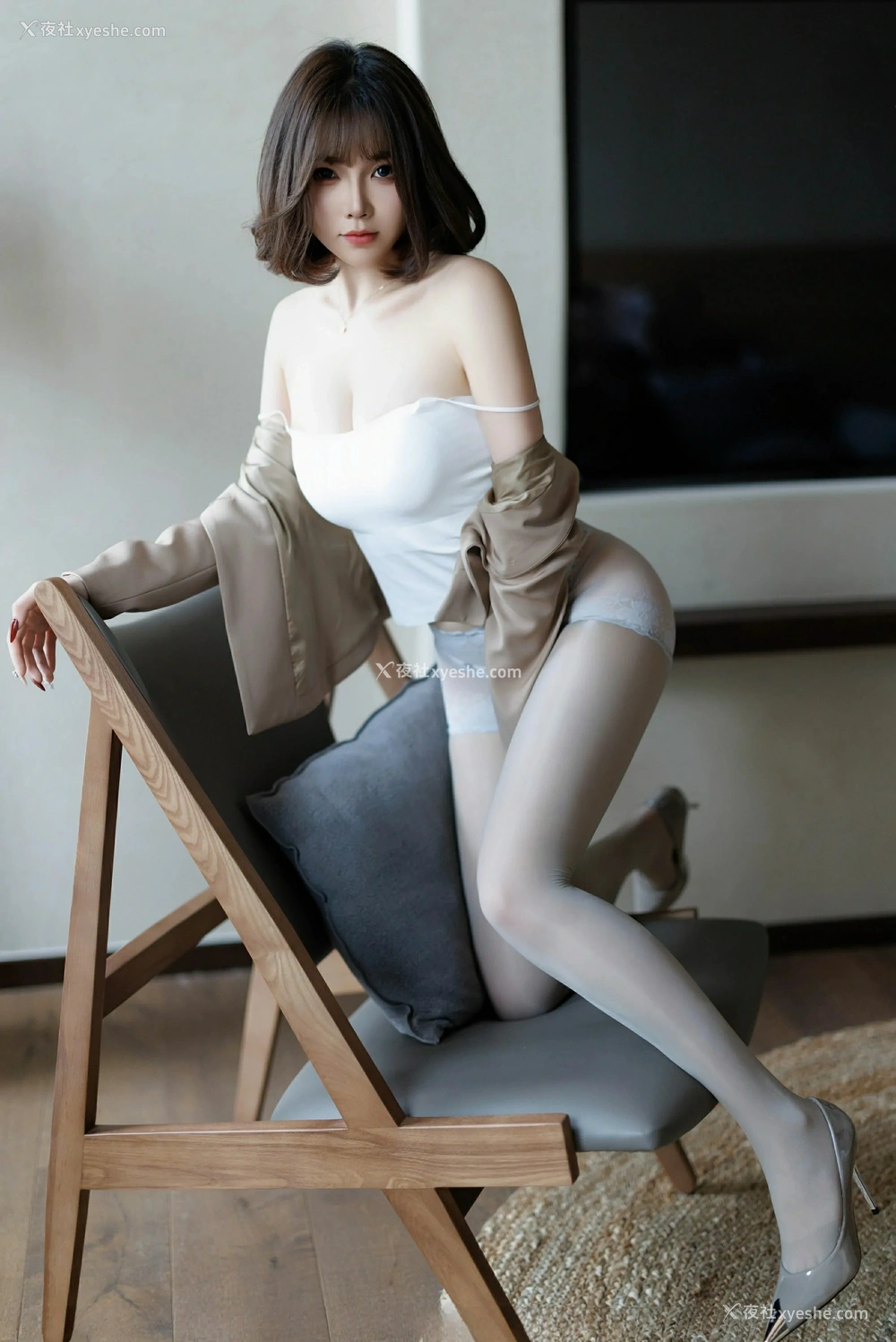 1P - [XiuRen秀人网] No.9844 徐莉芝Booty