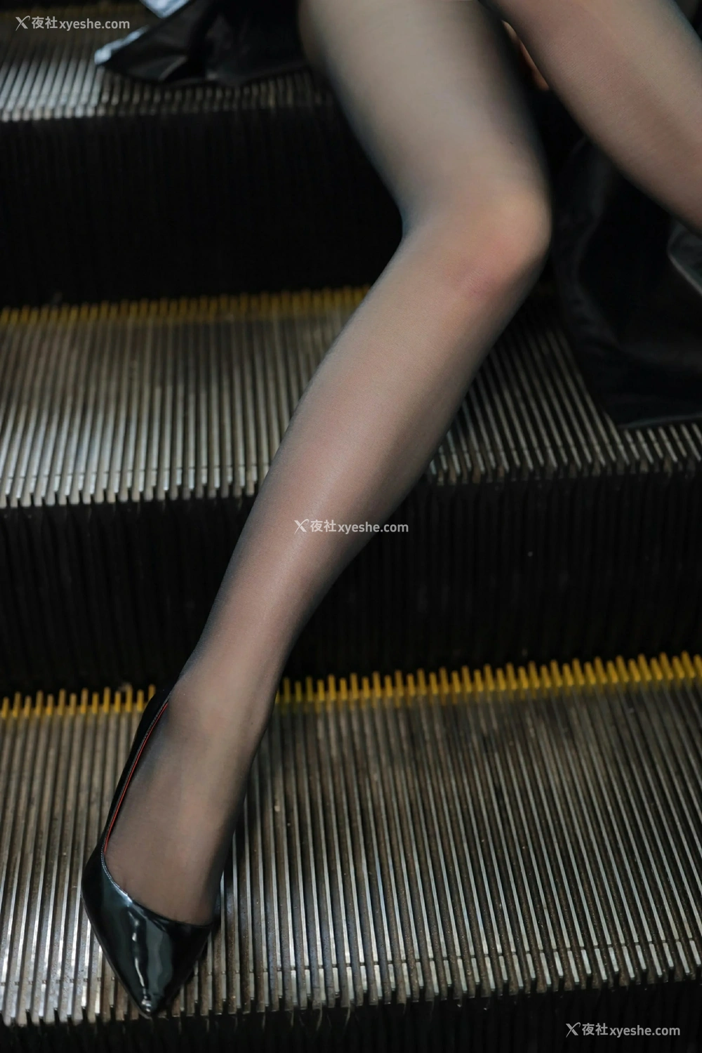 1P - [XiuRen秀人网] No.9855 唐翩翩