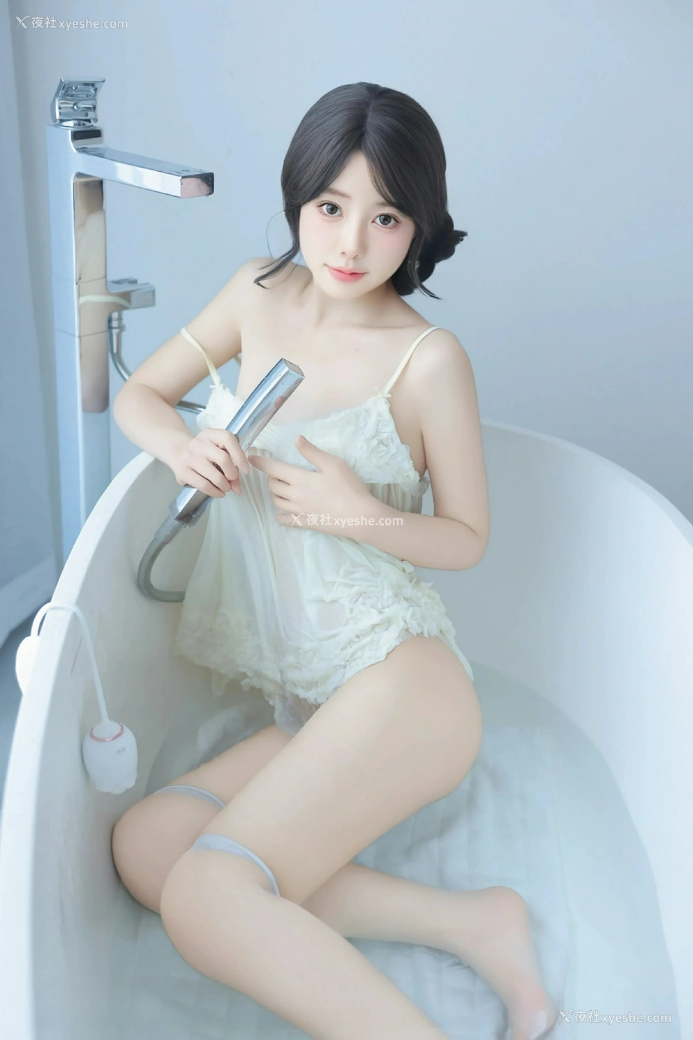 1P - [XiuRen秀人网] No.9851 桃妖夭