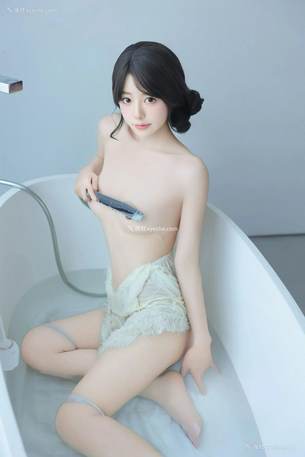 1P - [XiuRen秀人网] No.9851 桃妖夭