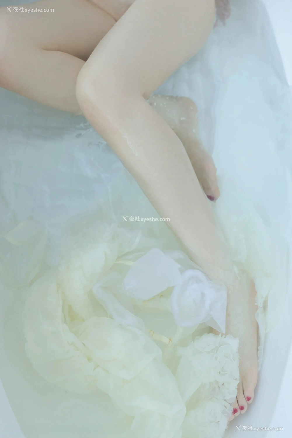 1P - [XiuRen秀人网] No.9851 桃妖夭