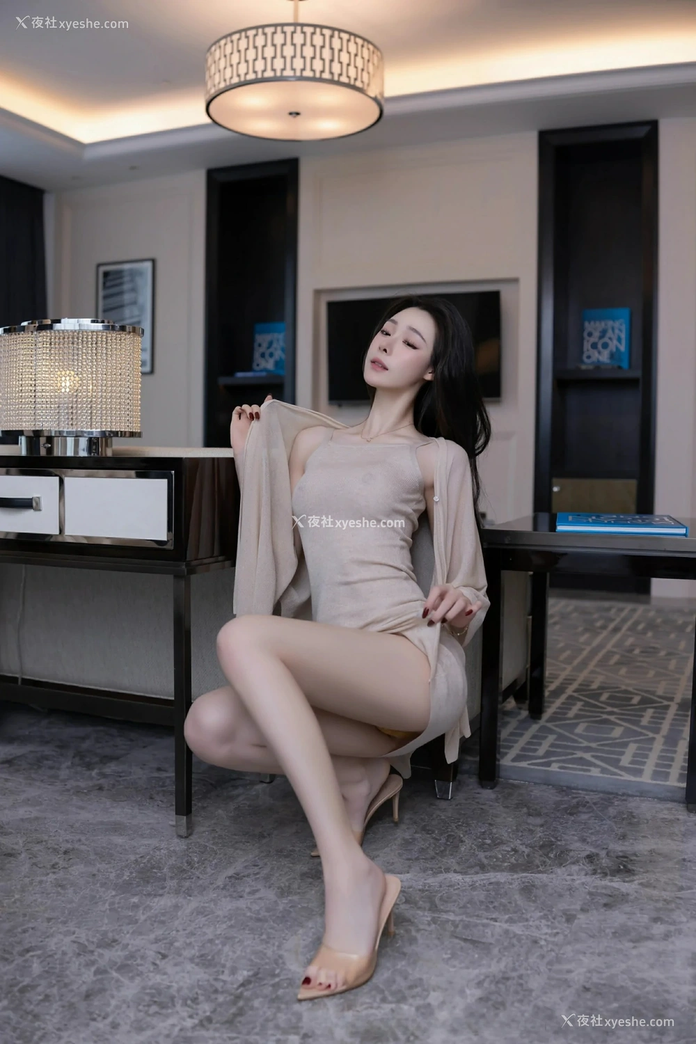 1P - [XiuRen秀人网] No.9858 小逗逗