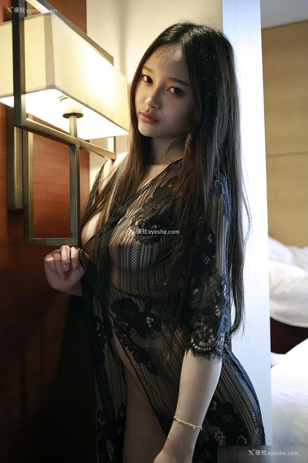 1P - 秀人女神唐琪儿黑色透视衣无圣光人体图集