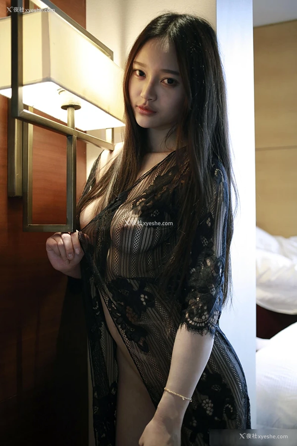 1P - 秀人女神唐琪儿黑色透视衣无圣光人体图集